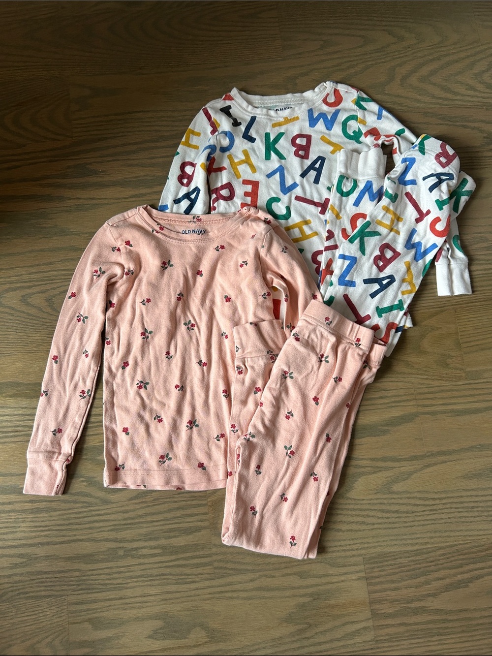 Old Navy Long Sleeve Pajama Set: Pink Floral and White Alphabet. 5T